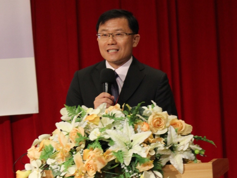 大会议程主席、新竹清华大学科技管理研究所张元杰教授致词 大会议程主席、新竹清华大学科技管理研究所张元杰教授致词