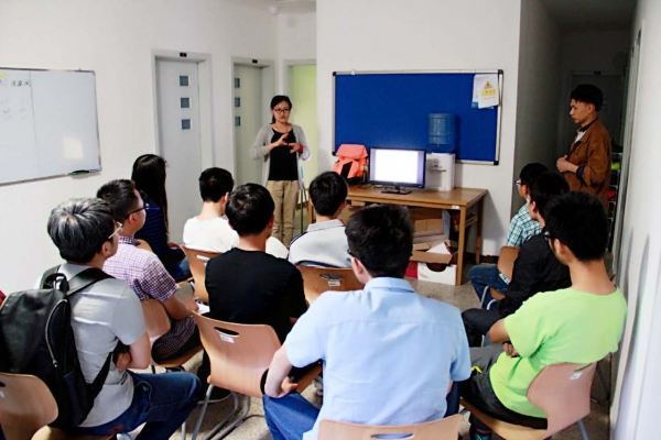 孟慧同学主讲宿舍小讲堂 孟慧同学主讲宿舍小讲堂