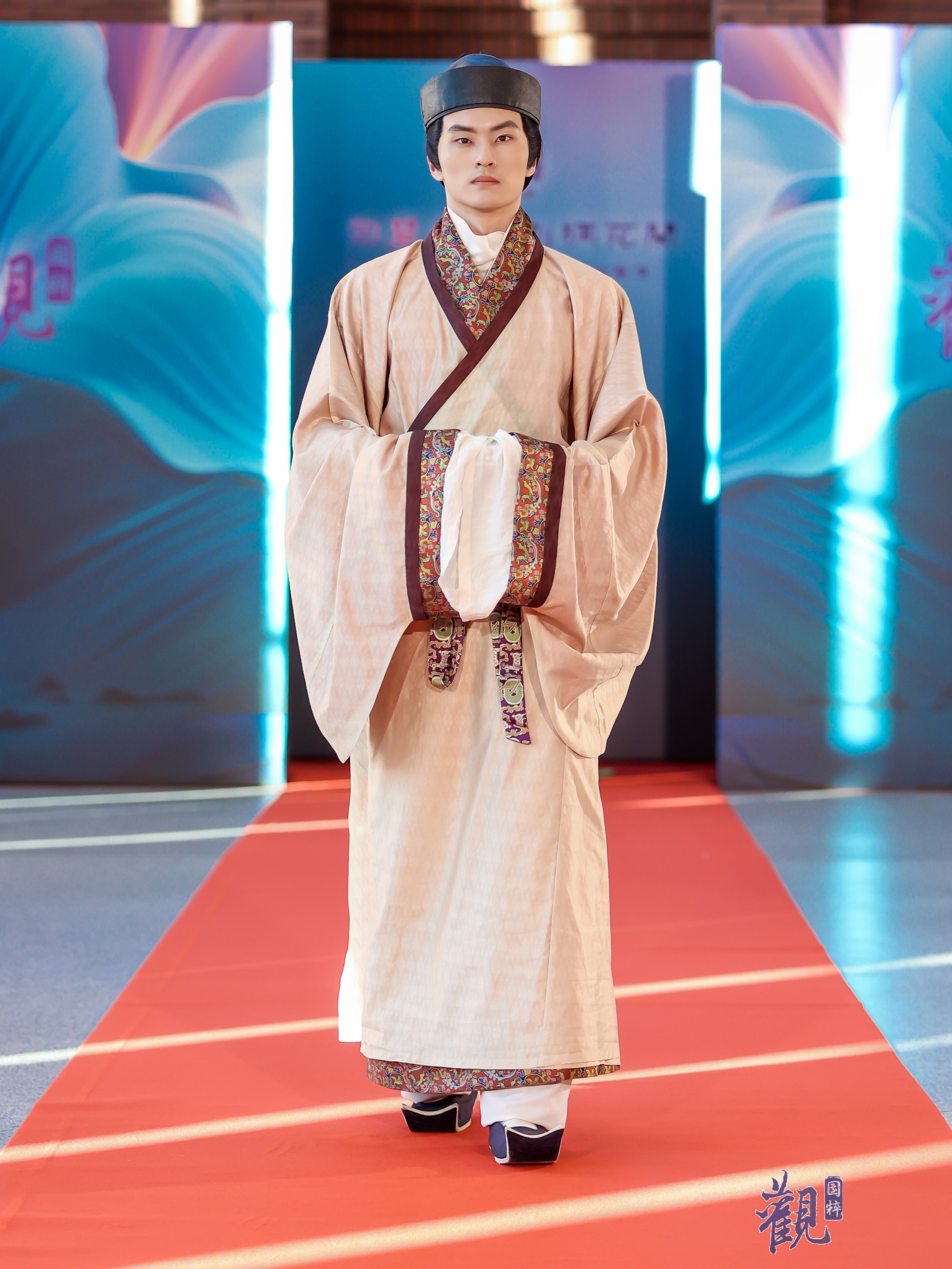 王子涵 集成电路学院 东汉服饰.jpg