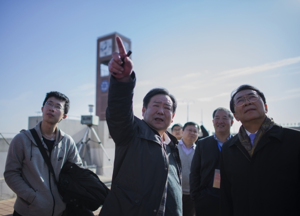 白春礼考察“北京地区冬季灰霾形成机制联合观测实验”现场