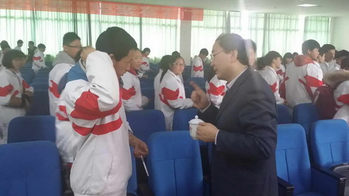苏刚与石门县一中学生交流